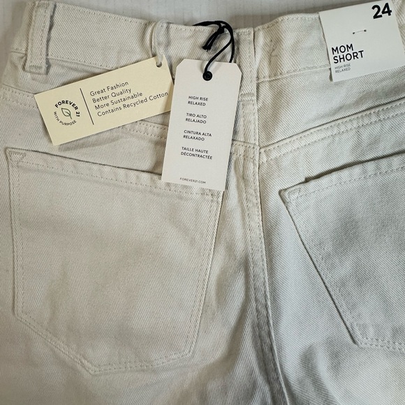 Forever 21 Womens High Rise Relaxed Mom Short Distressed Beige Size 24 NWT - Picture 8 of 11